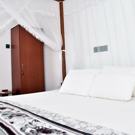 Top Mount Villa Хиккадува Экстерьер фото