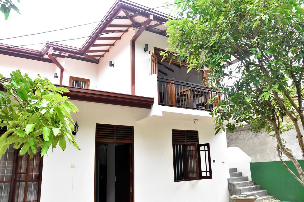 Top Mount Villa Хиккадува Экстерьер фото