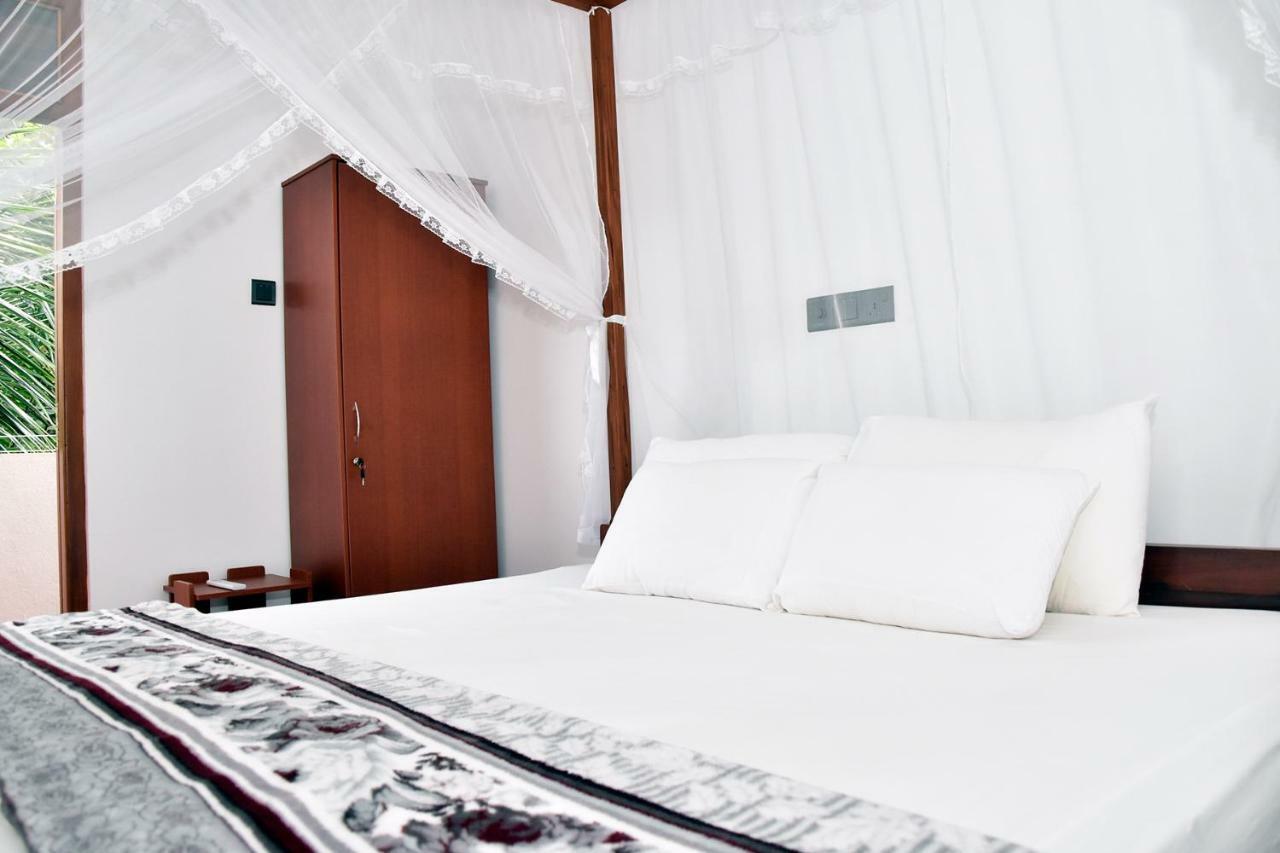 Top Mount Villa Хиккадува Экстерьер фото