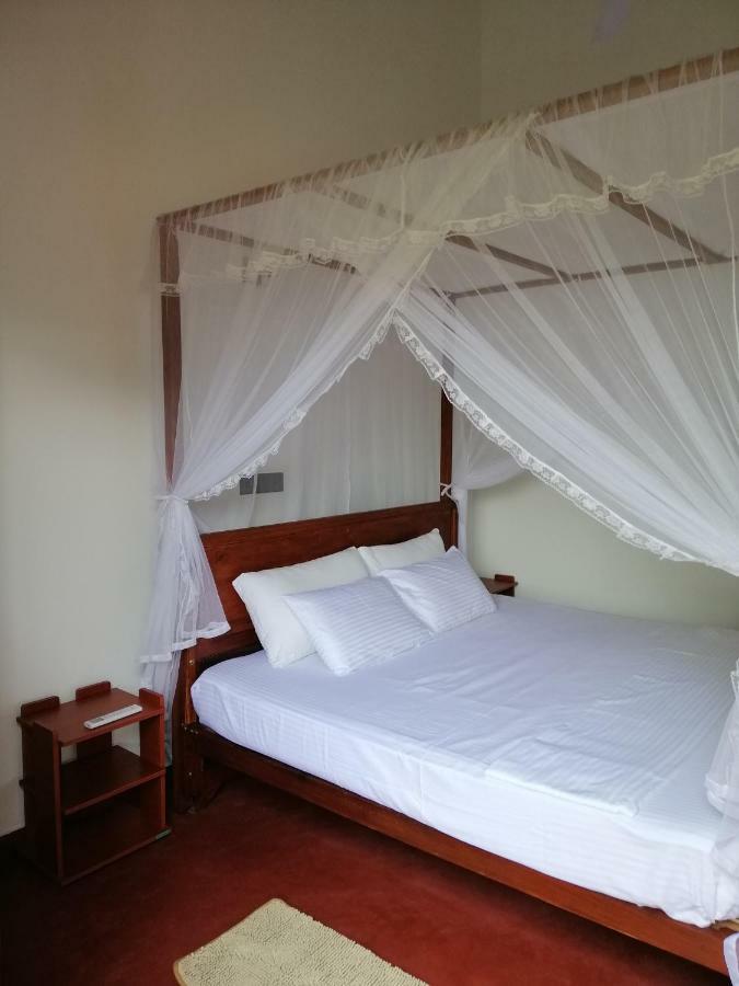 Top Mount Villa Хиккадува Экстерьер фото